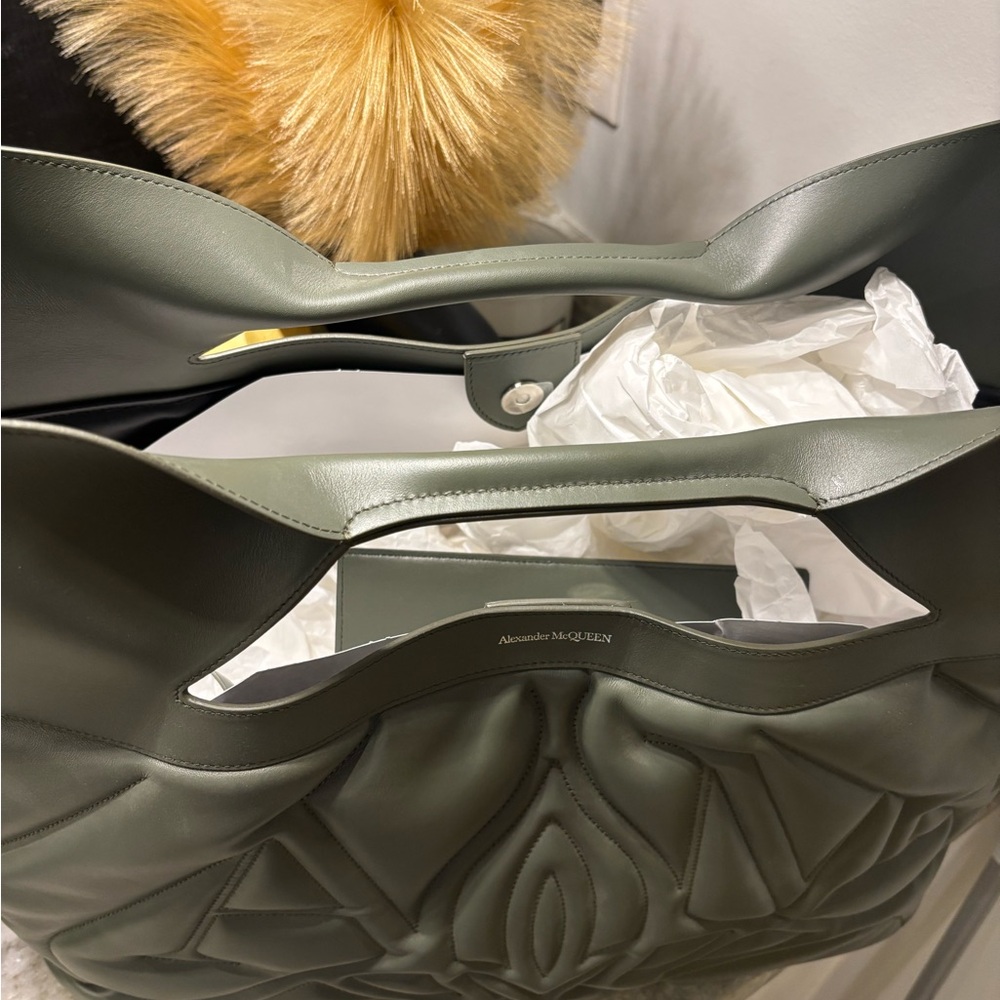 Alexander McQueen Dark Green Tote Bag - Picture 3 of 4